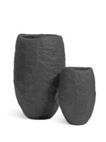 Темно-серый камень