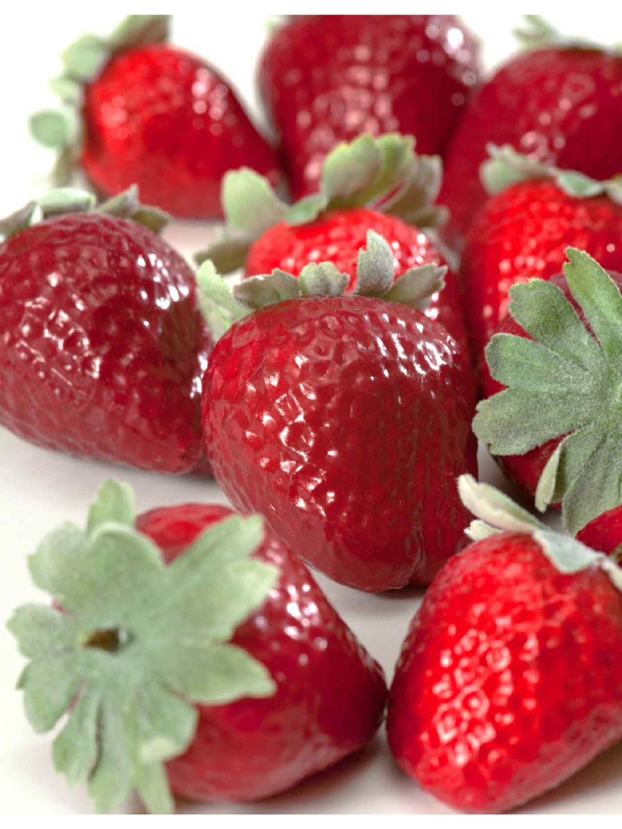 30.0610056 Искусственные цветы Ягоды Клубники в коробке, Treez 30.0610056 — изображение 1